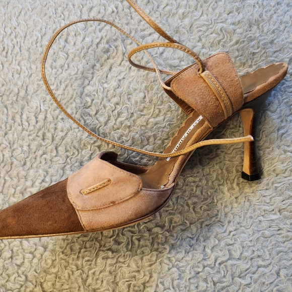 Manolo Blahnik Tan Suede Women\'s Heels